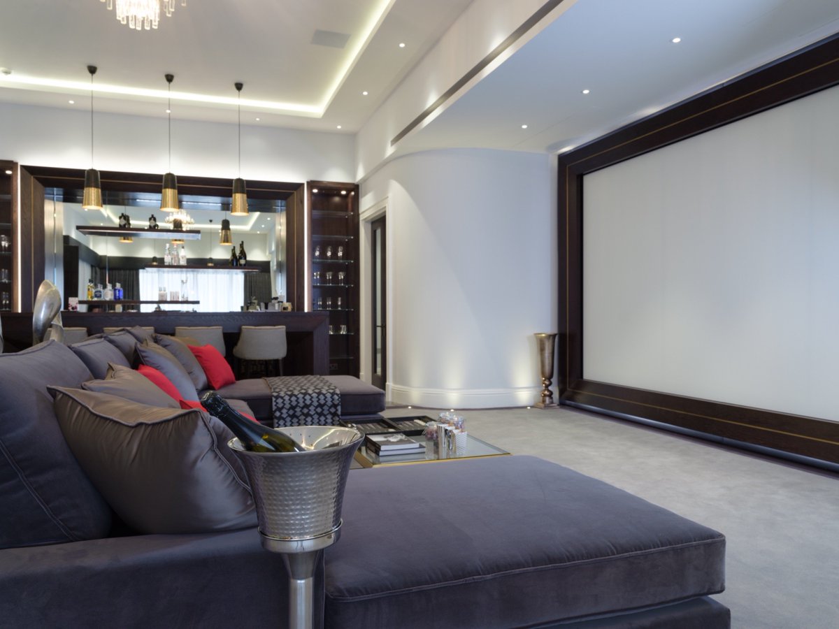 vogueshowhomes's tweet photo. One of the most ambitious projects we have worked on, the fabulous Wickham House. This house gave us the opportunity to design a stunning interior across a number of different rooms and styles. Get in touch if we can help create your dream home! #interiordesign #homedecor https://t.co/1Tv5CepND1