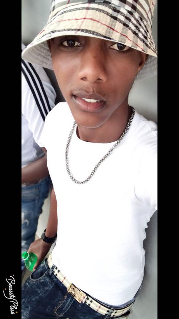 michel_cedrick's tweet photo. Buberry gang https://t.co/wJc4JH7y80