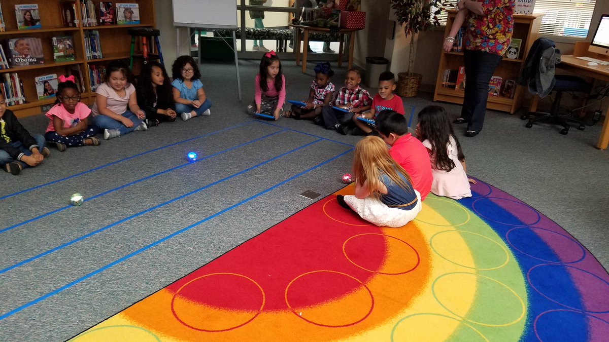 Ms_York207's tweet photo. Using spheros in library today. #smithleopards #ReadPlayTalk https://t.co/0bH2qLXowm