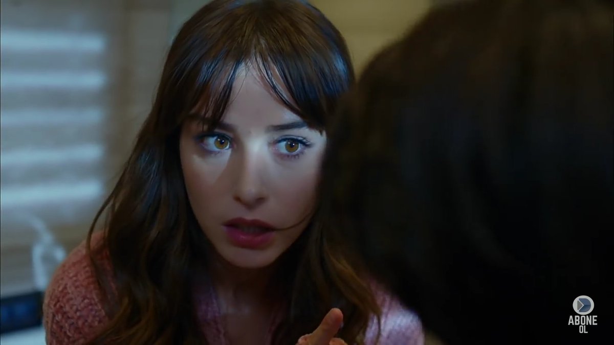 laleyyy__'s tweet photo. Senin o gözlerini yerim 😂😀😍 #ÖzgeGürel #Nazlı #NazFer 💚🌿 #Dolunay https://t.co/njDHLxirWt