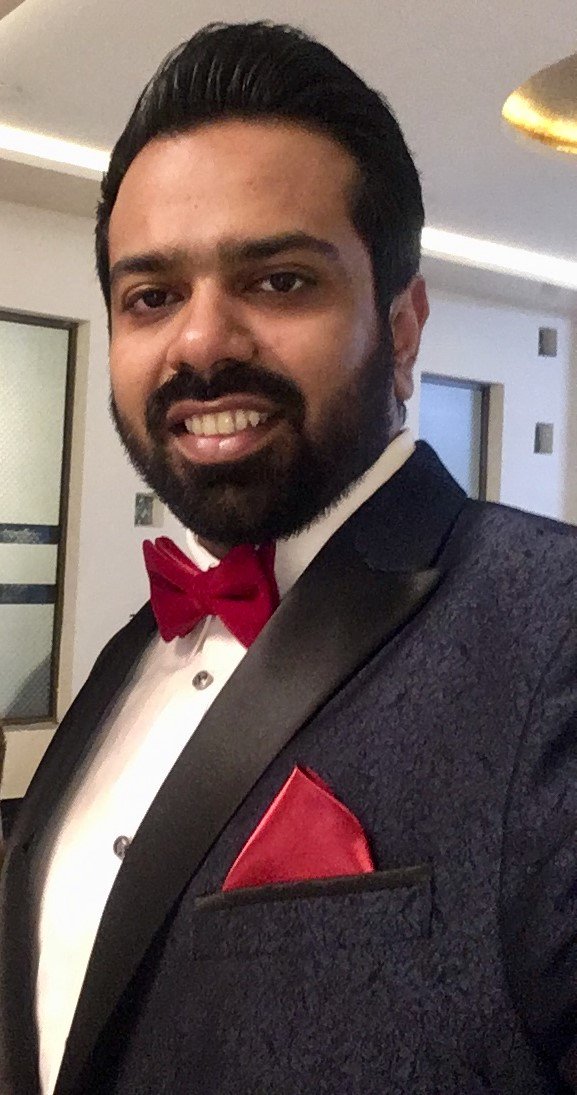 IPE_HealthExpo's tweet photo. STUDENT SPOTLIGHT. Malik is an MPH student at GVSU and presented at the Health Expo at the beginning of the month. But that's not all! He's also a general practititioner from Pakistan! He's going to help make our communities healthier! #studentspotlight #mph https://t.co/vUBkHAQBMV