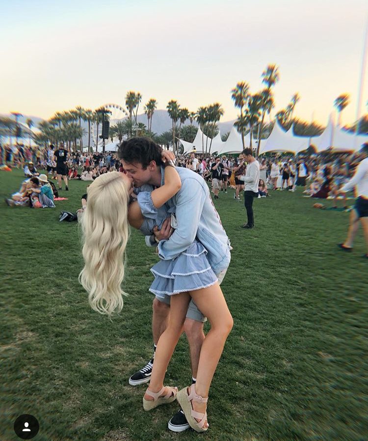 thomasO2L's tweet photo. Coachella round one ✔️ https://t.co/Gj4sZbfFF7