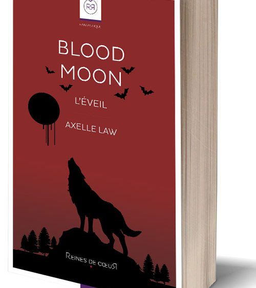 ReinesdeCoeur's tweet photo. Et hop, on continue à étoffer notre catalogue de livres papier avec Blood Moon - l'Eveil d'Axelle Law ! Un livre qui a du... mordant !
(Hum...désolée pour le jeu de mot pourri...Ok, je ➡🚪) https://t.co/IGdCUsQK3K #bitlit #vampires #livrelesbien #R2C #romanlesbien #LGBT https://t.co/s34lBr54eq