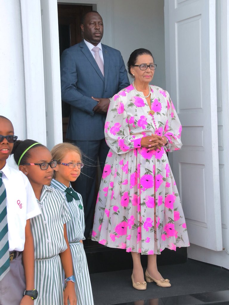 bisbahamas's tweet image. School children joined Governor General Her Excellency Dame Marguerite Pindling for the Changing of the Guard at Government House on Friday.  (BIS Photos/Derek Smith)

#OfficialSource #Students #BahamasDefenceForce #GovernorGeneral