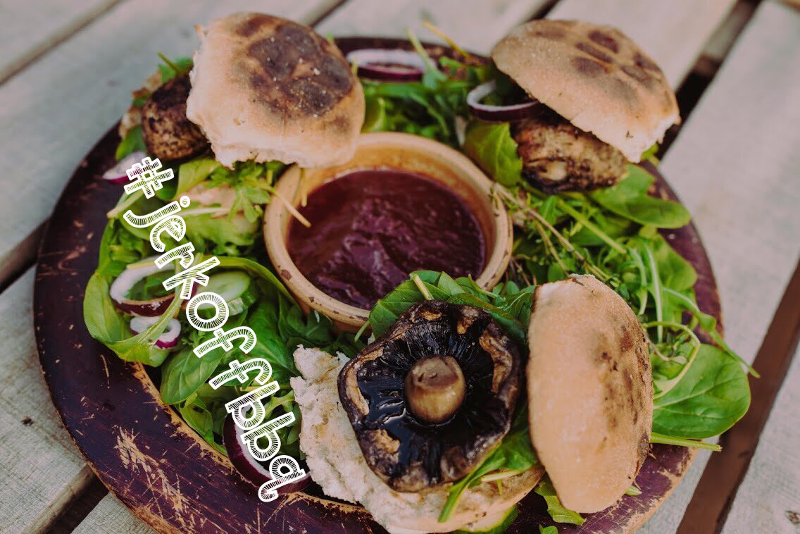 🌱 Mushroom burger vs 🍗 Jerk burger. Not to mention our chilli jam. Which one you going for??????????  #jerkoffbbq

 #Lewisham #Timeoutlondon #tbfood #londonstreetfood #londonfoodie #infatuationlondon #motivationmonday #summeriscoming