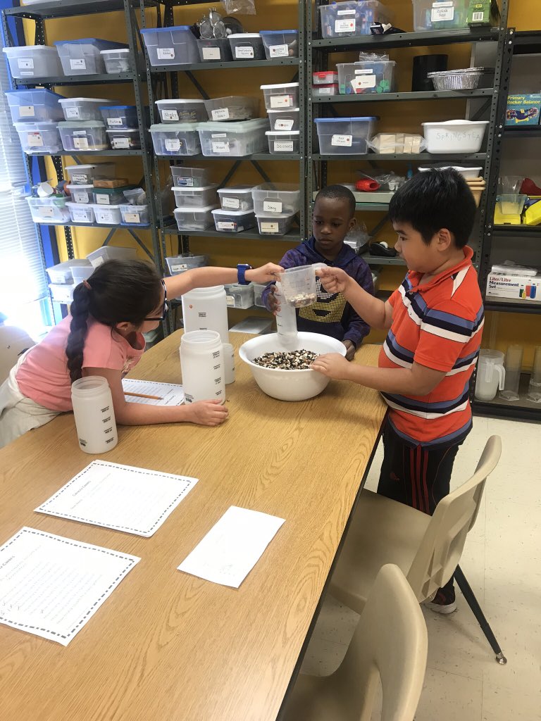 Spiller2ndGrade's tweet photo. Capacity and weight exploration! #Polserproud https://t.co/0Apo1UEpM2