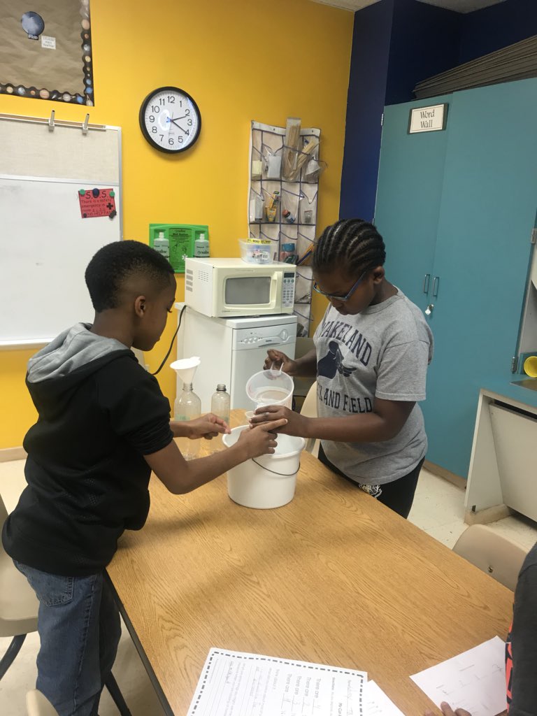 Spiller2ndGrade's tweet photo. Capacity and weight exploration! #Polserproud https://t.co/0Apo1UEpM2