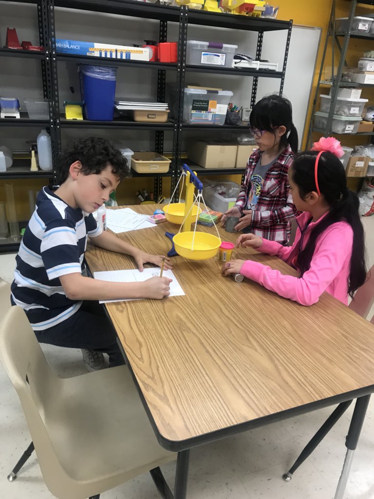 Spiller2ndGrade's tweet photo. Capacity and weight exploration! #Polserproud https://t.co/0Apo1UEpM2