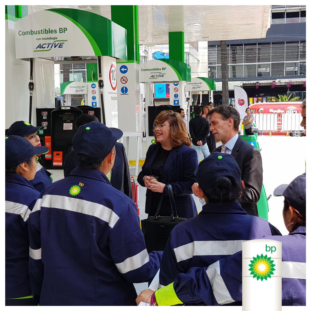 bp_MEX's tweet photo. Una gran fuerza de trabajo, para una gran estación. #LlegamosAFélixCuevas #BP200 https://t.co/BcBLBScBVA