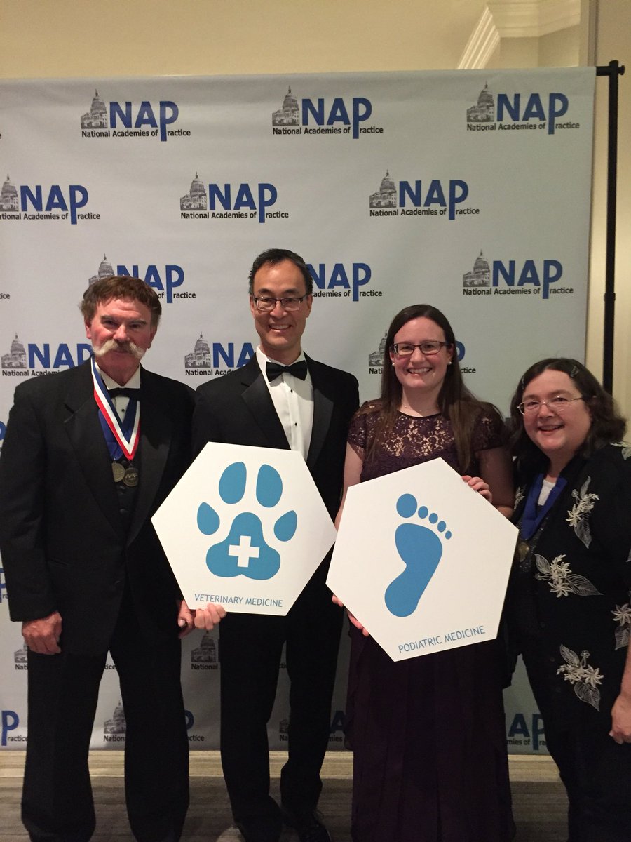 MoorePmdpm's tweet photo. Great meeting, new friends! #NAPForum2018 #DrRush#First Pod Professional Member https://t.co/YxiayQpGIY