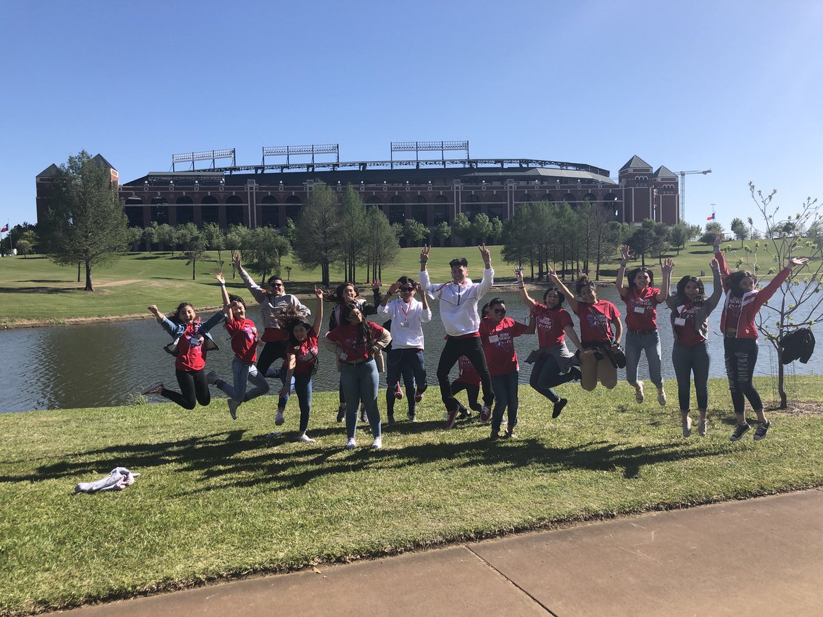 Lova_927's tweet photo. Thank you @TASC_StuCo for another unforgettable leadership conference! 💙 #TASC2018 #OneStateOneHeart #BlazerNation #StuCo #Lead @BlazerNationAHS https://t.co/BNR7kCMAcr