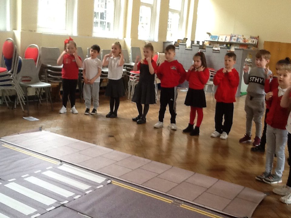 BubsyTownhill's tweet photo. Y1 having their introduction to Kerbcraft with Nicola. They learnt Rocky's song and some important rules about crossing the road! #thcpse https://t.co/rOPBJt3wDM