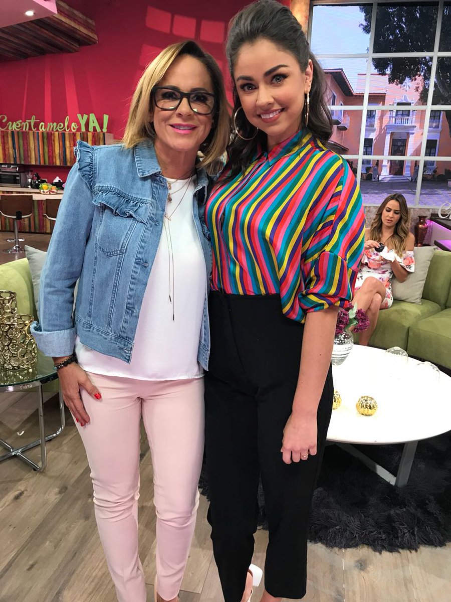 markatalent's tweet photo. Una dupla de talento y belleza @roxcastellanos y @claudia3martin 😍 en @CuentameloYaOf 👏  #FamiliaMARKA https://t.co/APm6moOYmB