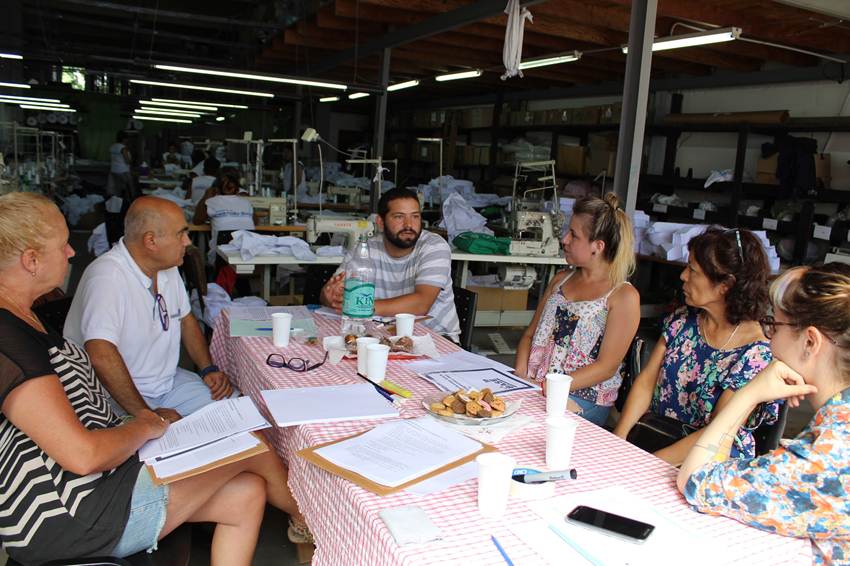 FatiOc's tweet photo. Cooperativas participantes del #CompreSocial siguen capacitándose con @FundLaBaseARG en habilidades de comercialización y organización @MatiasKelly @nicolasmeyer82 @facundovidela0 @CeciCecihermida https://t.co/nkHKuiy5qA