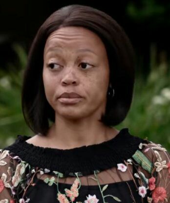 OfficialBongile's tweet photo. Does Kaizer have a surname? #TheQueenMzansi https://t.co/VOTcd5YjpP