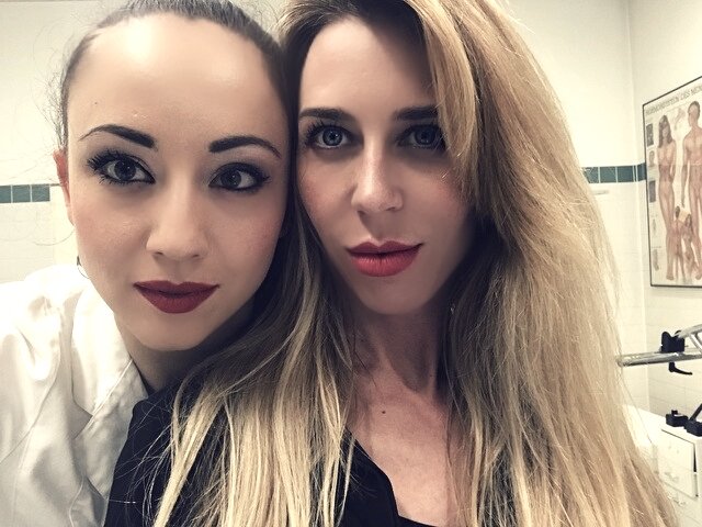 LadyMephista's tweet photo. Having fun in a #medical session at #StudioAvalon #Berlin with @DominaElektraX #FemDom #DoctorGames https://t.co/0F00IWzptY