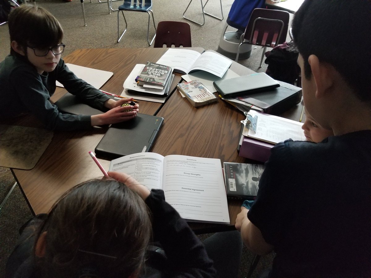 MrDawsonL's tweet photo. Ss discussing their group strengths and establishing their Essential Agreements for #Exhibition #PYP #tryeverythingkec https://t.co/oYqRzXXdJw