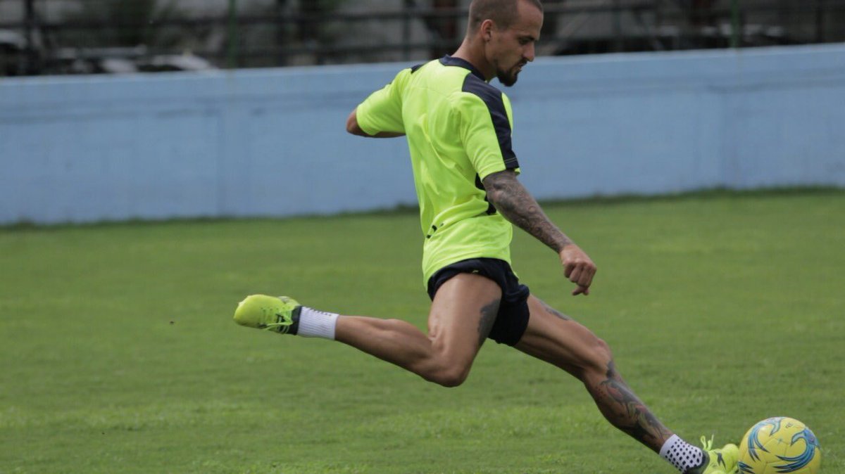 chichoming's tweet photo. Mañana es el día ⚽️ #NoPermitasQueNadieRobeTusSueños #Chicho25 https://t.co/mLLbkOAHvQ