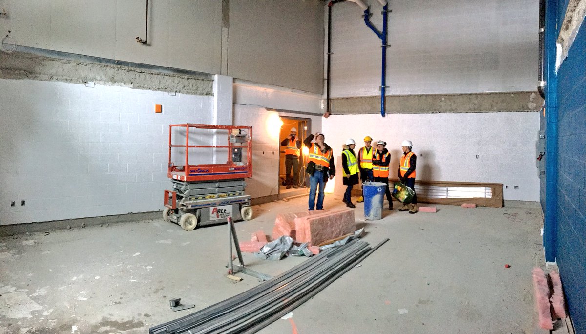 CROSH_CRSST's tweet image. Great opportunity today to tour the future home of #wSIM, our workplace simulator will be housed in the Perdue Central Analytic Facility @LaurentianU!