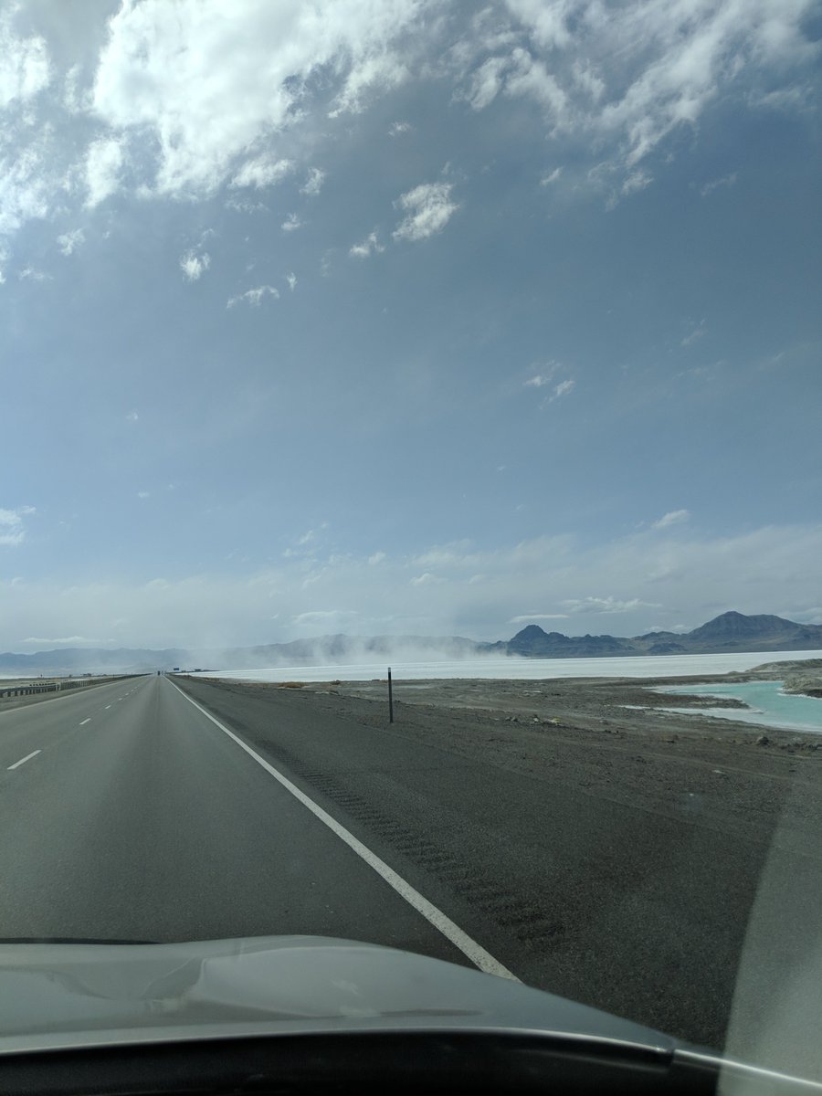 batyone's tweet photo. Utah salt flats, the native home of most wow players. https://t.co/5psVPBmIqt