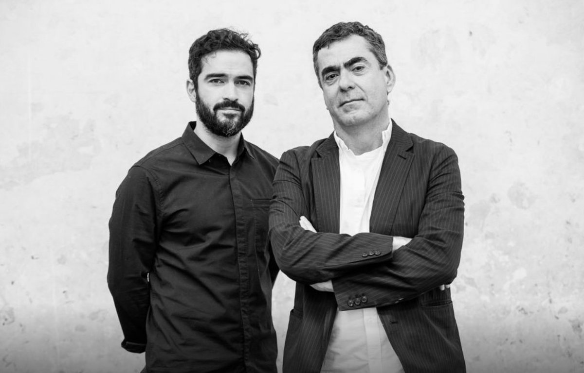 ChilangoCom's tweet photo. La sociedad de los poetas muertos llega al Nuevo Teatro Libanés. https://t.co/ek8SXJSkwd https://t.co/2hSzmRXL6S