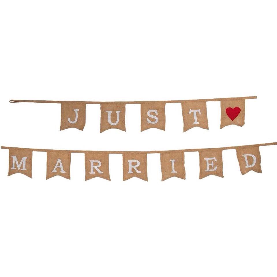 4littleletters's tweet photo. Gorgeous rustic "Just Married" bunting for the perfect finishing touch to your wedding decorations. 
Measures 245cm

£5 + £2.99 for p&amp;p

#justmarried #weddingbunting #htlmp https://t.co/dJ6O4WeeP0