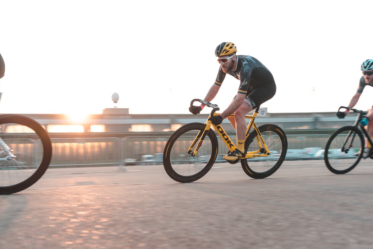 lookcycle's tweet photo. Another week-end on the road fo the Team Look Criterium with the #875Madison !
The countdown has begun before THE Race, @Redhookcrit in #Brooklyn.
Are you ready to support our team ?#FixedGear #RIDEYOURDREAM https://t.co/fSjtgiVmz5