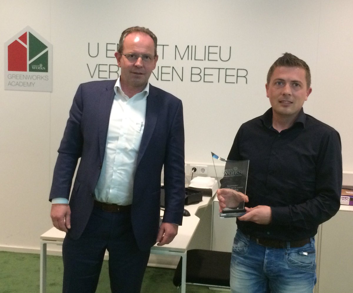 Het is ze gelukt! <a href="/RKB_Middelburg/">Raab Karcher</a> heeft een #Greenworks #maandaward gewonnen! Dank voor jullie inzet om onze klanten te voorzien in kennis en toegevoegde waarde met #duurzaam #bouwen. Van harte gefeliciteerd.