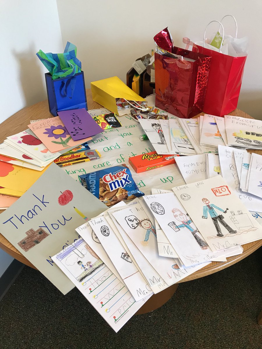 BenCline18's tweet photo. So grateful for all of the appreciation cards and goodies I received today from the @AlstonRidgeES staff and students for #APWeek18
#Ilovemyjob #gatorsgetitdone https://t.co/CJUwdeqGMU