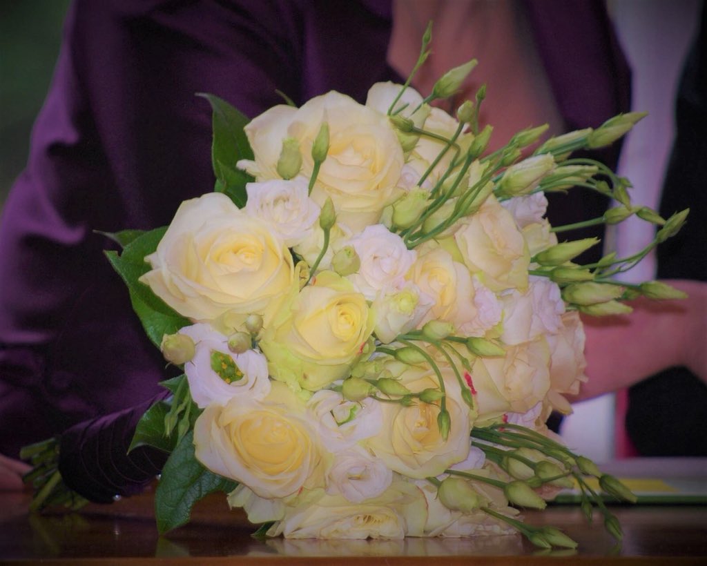 Pureflowers_'s tweet photo. This lovely couple tied the knot recently , and we were honoured to be able to provide their wedding flowers. #wedding #florist #bridalflowers #stourport #Worcestershirehour https://t.co/sSVlwHzelH