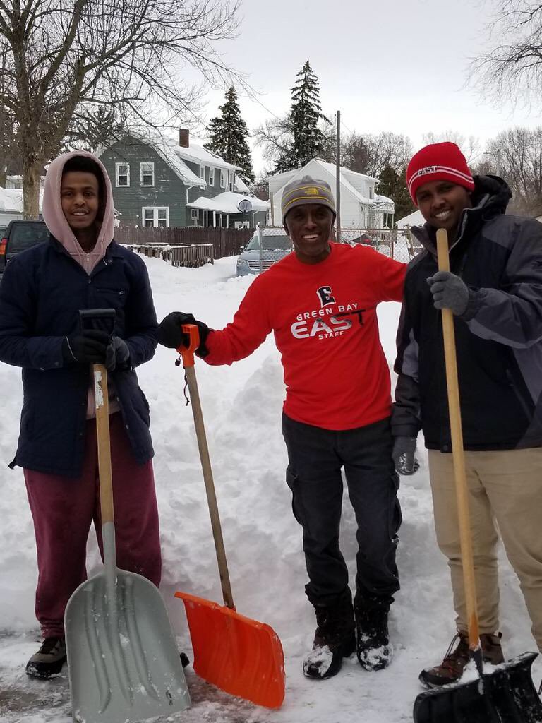 greenbayeasths's tweet photo. Red Devil Pride @greenbayeasths @greenbayschools lending a helping hand in the community. Diversity is our Strength!! https://t.co/6OZX0pgVn2