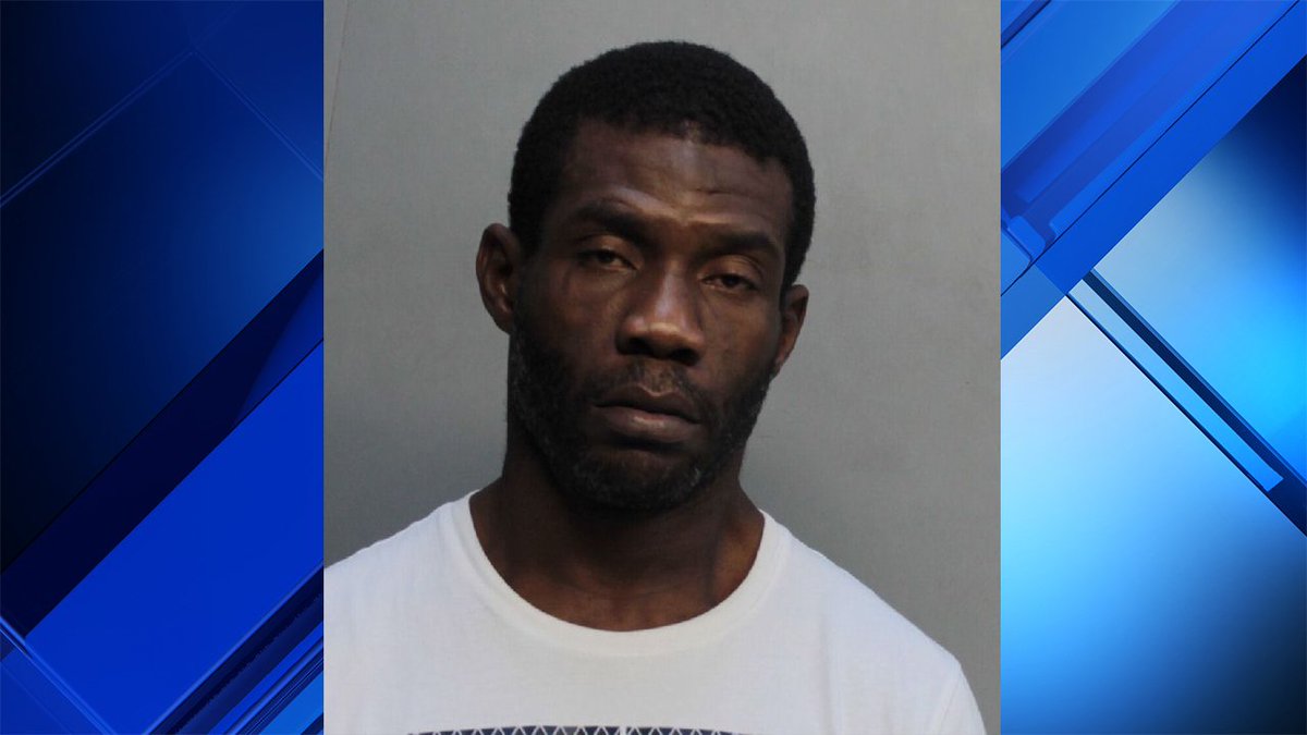 Miami man changed into the clothes he stole at Macy's in Aventura and walked out. bit.ly/2HEJ11K?utm_so… https://t.co/O0dEtC5aRe