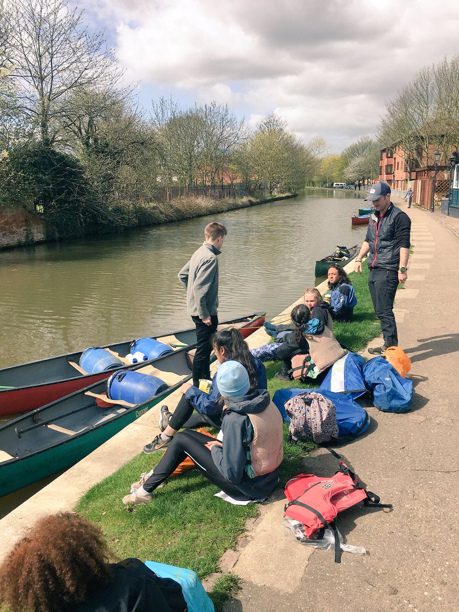MrPMcNeill's tweet photo. Duke of Edinburgh Gold 🥇Practice Day 2 🛶 #sun #getinaboat #Gold @Blue_Wollaton @BASixthForm @BluecoatAspley @The_Outdoors_Co @DofE @davidashurst2 @L_O_P_C https://t.co/LkqhncBbNK