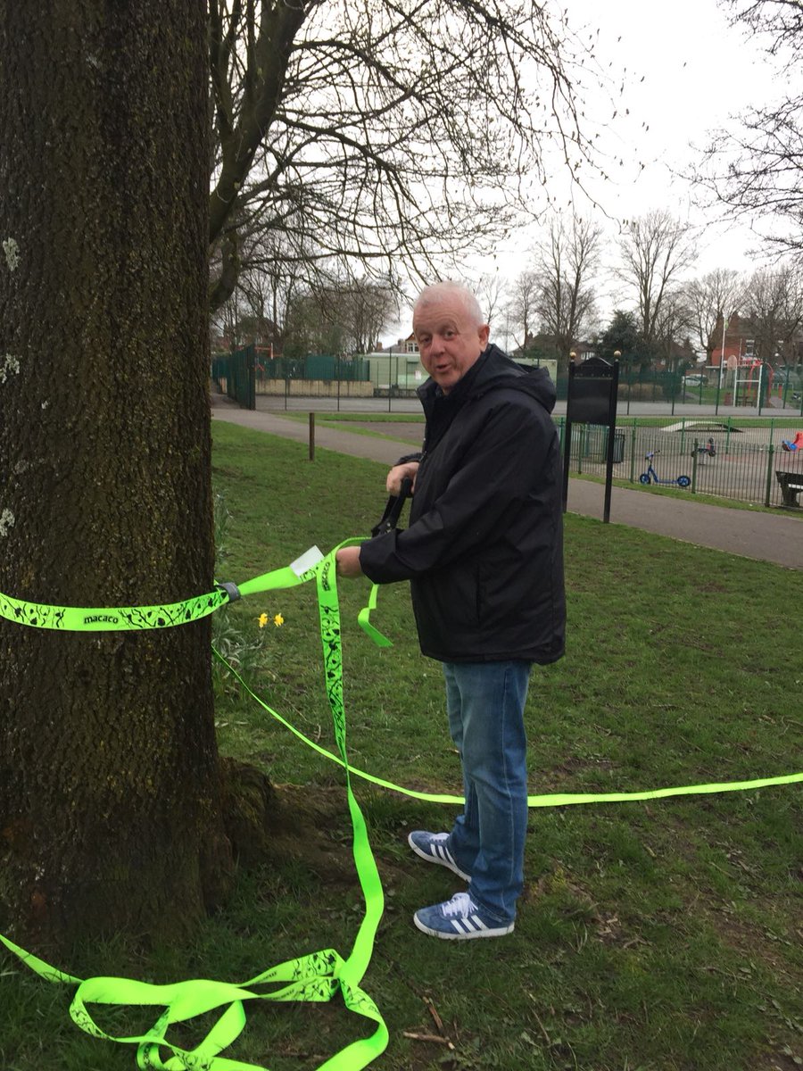 A youth workers guide to putting up a slack line.... by <a href="/johnkennedy_rys/">john kennedy</a> <a href="/FayeC_rys/">Faye</a> ... we're back in <a href="/hopwood_park/">Hopwood Park</a> for the summer😎 Monday evenings detached youth workers will be there providing activities and issue based session for young people... come say hello 🖐