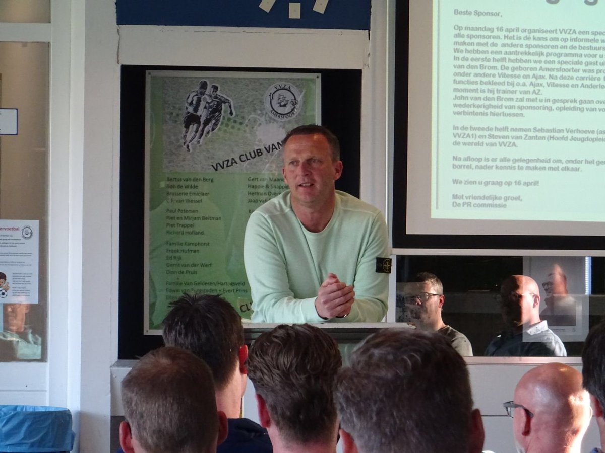 vvzaamersfoort's tweet photo. SPONSORAVOND | Vanavond een  geslaagde sponsoravond met AZ trainer John van de Brom gehad Tevens Sebastian Verhoeve en Steven van Zanten met inspirerende verhalen over besteding sponsorgelden #wederkerigheid #vvza #goedeideeen https://t.co/HyOSNPnLS8