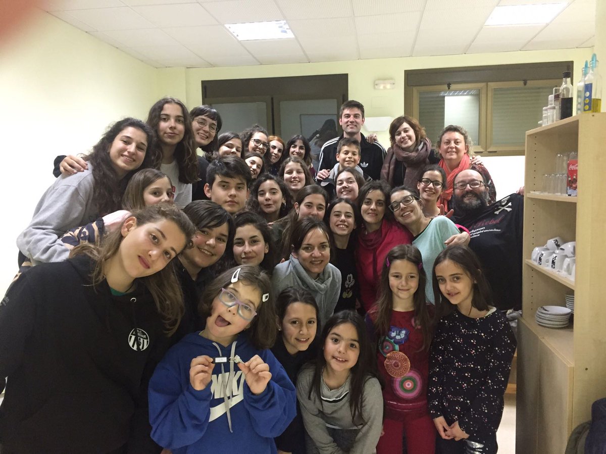 julia_aloy's tweet photo. Aquest cap de setmana vam disfrutar d'un intensiu de Gats. Amb moltes ganes! #gatsacudit #Acudit35 https://t.co/Y3g7HtYlRQ