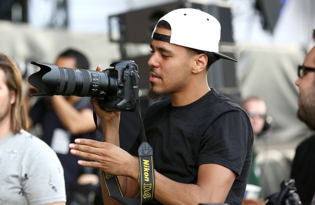 okayplayer's tweet photo. 🚨 Are you a seasoned video producer filled with immense creativity? Then this is the job for you! 

 @okayplayer &amp; @okayafrica  are looking for a Senior Multimedia Producer to join the team. Apply today: https://t.co/DVXSWBu30S https://t.co/wmeR7aSHWQ