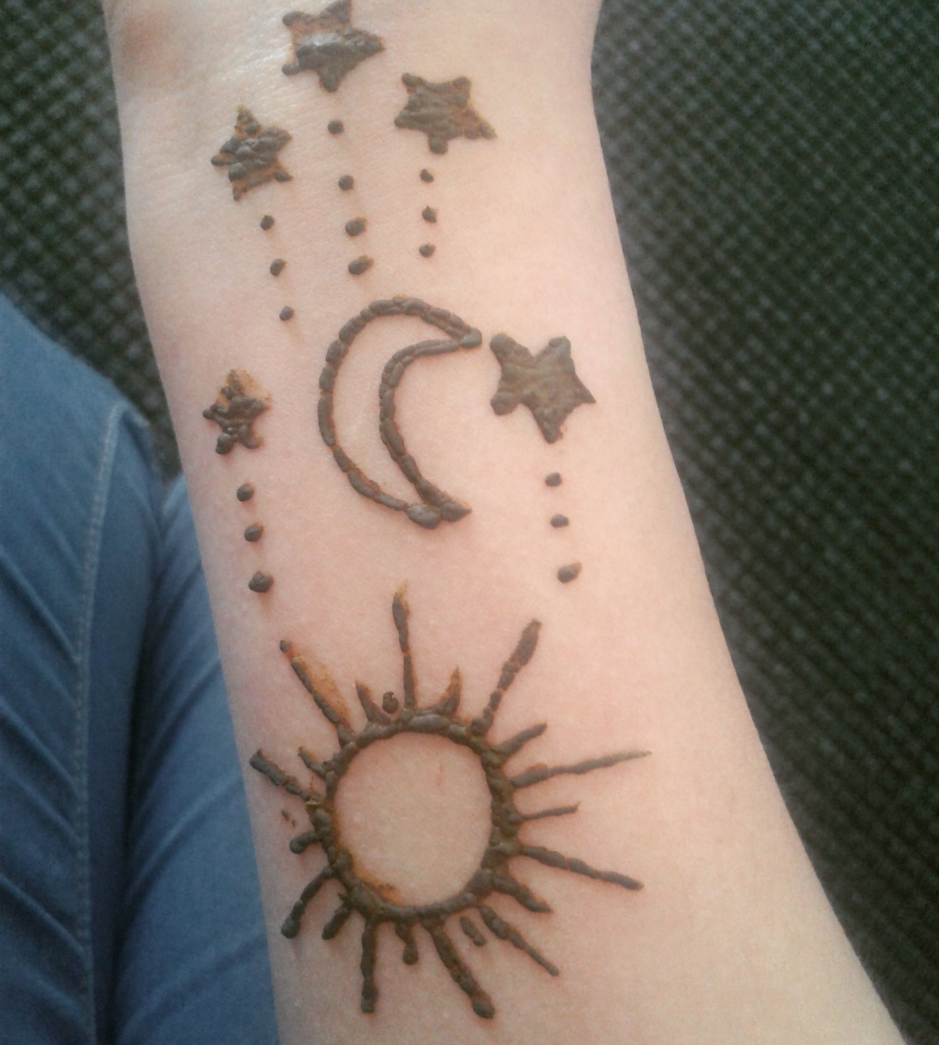 Henna Designs Sun Da7g3OIW4AAgjQU Large