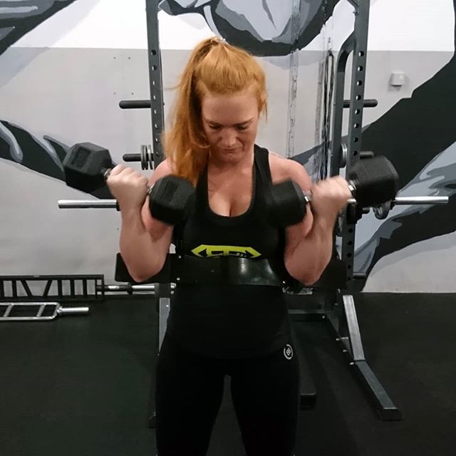 KittyErina_'s tweet photo. Flying on the one hand, training on the other. Can't say that I don't love it 😅 #athletelife
#sheshredscocrew #BElady #fitness #fitfam #fitgirl #athlete #lifestyle https://t.co/ihdsP0WFxf https://t.co/Q7MAMSwpeM