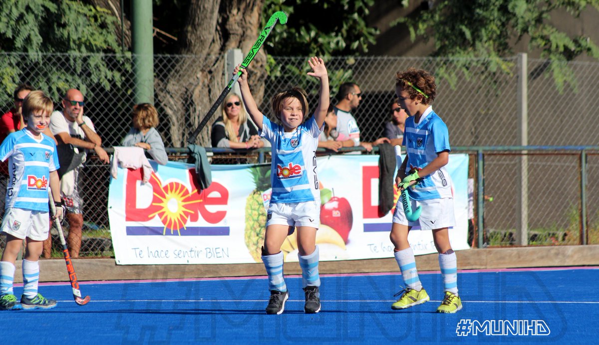 HockeyMUNIHD's tweet photo. #THMC2018 #01F05F #CiudadA Vs #Ducilo en #CCBAHockey By #MuniHD #Valen @Reves_arg https://t.co/aQgb5LOrHJ