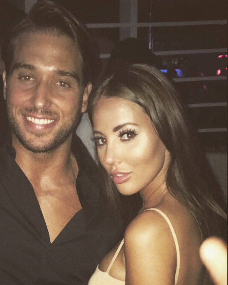 FacesEssex's tweet photo. Couples that rave together stay together! #facessaturdays https://t.co/MPqobOfThi