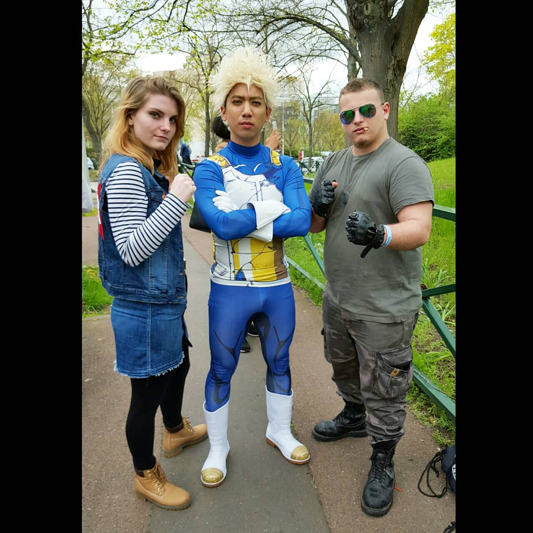 realtanwin's tweet photo. Ça n'a pas l'air de s'arranger avec C18... 😣💢 et Guile revient de chez le coiffeur ✂

It doesn't seem to get any better with Android 18... 😣💢 and Guile comes back from the hairdresser's ✂

#japanparty2018 #japanparty #vegetacosplay #vegetan #android18cosplay #realtanwin https://t.co/3Ja9rVwz9K
