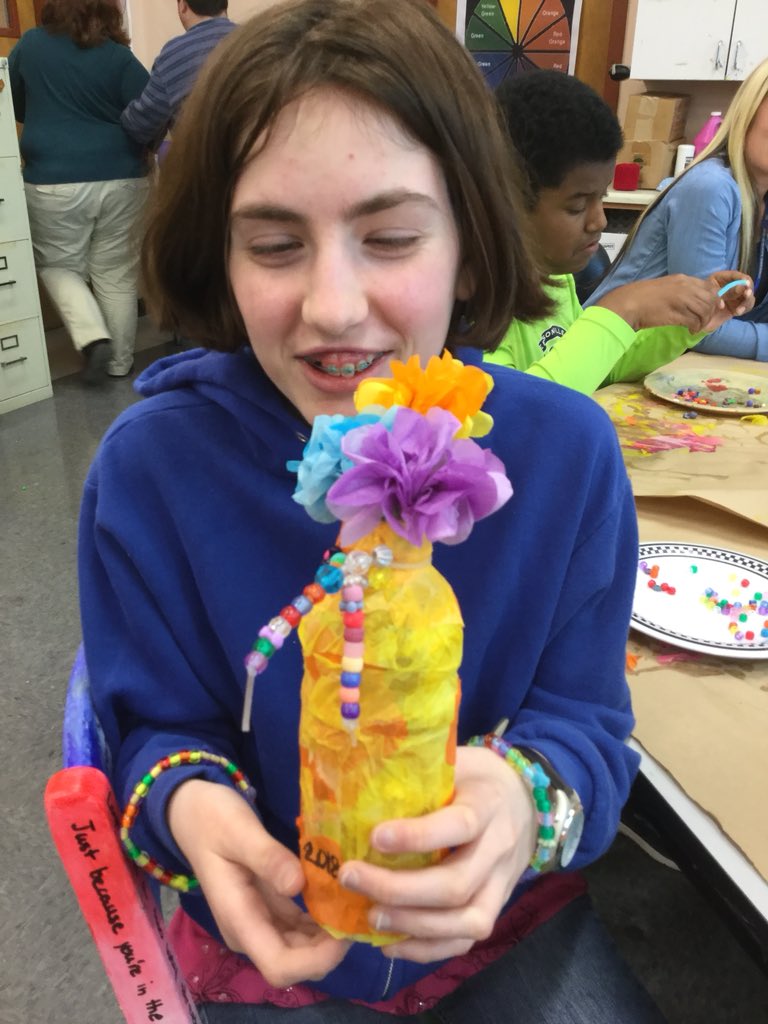 TSBArtRoom's tweet photo. Making recycled art for Mother’s day. https://t.co/CAVTrYvzle