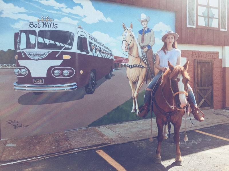 If you like beer, food, live music and animals then there's no better place for you to be April 28-29 other than at the Longhorn Ballroom🍻Enjoy horseback riding and a leach less dog park from 9 a.m. to 6 p.m. Buy your tickets for horseback riding here ow.ly/K3Wm30jrpq1