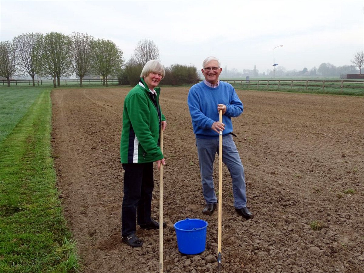 Landjuweel2017's tweet photo. #Voedselproject #StIsidorus krijgt toch een vervolg
https://t.co/SxPLP9bnuO
#Schutterij @StIsidorus @OudDijk @StHubertusGLD @Schutterskring #Didam @gem_montferland @provgelderland #VoedselbankMontferland #Greffelkamp https://t.co/yHNt7m3oA0