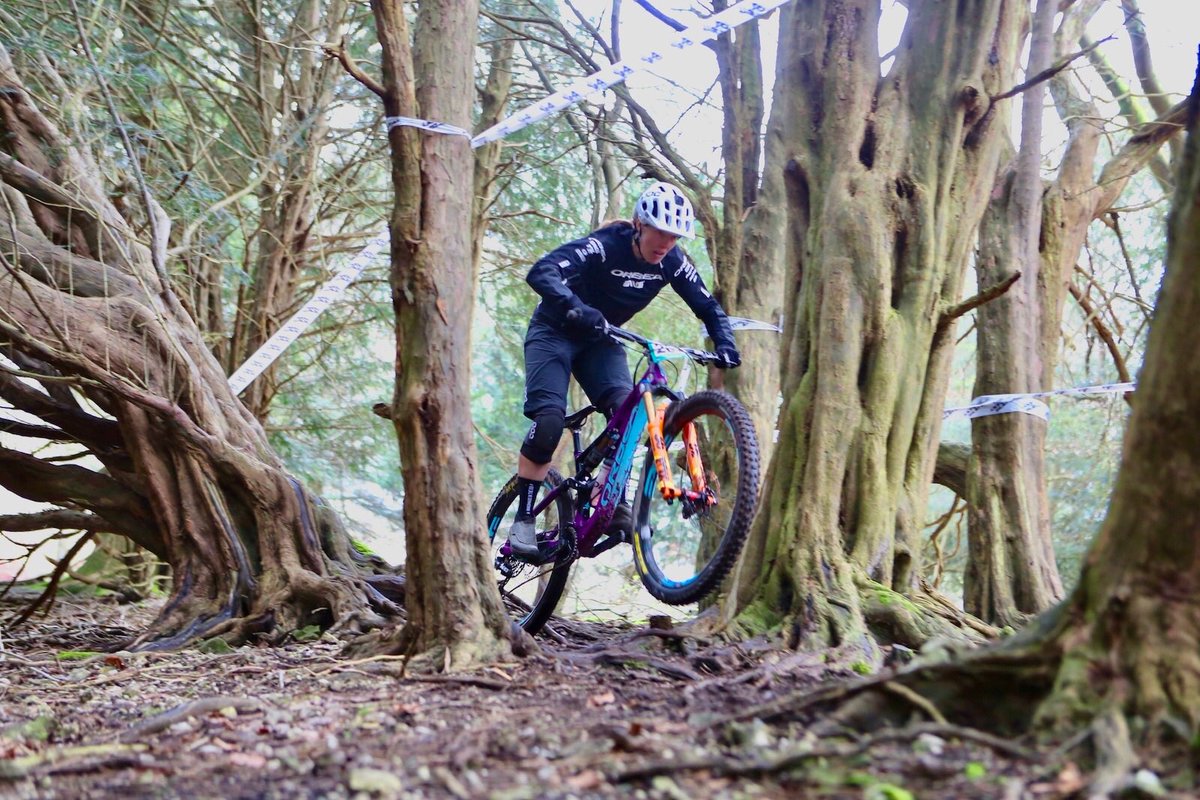 Hucking roots for the win at <a href="/Southernenduro/">Southern Enduro</a> yesterday! 👍👊 #OrbeaEnduroTeam  #Orbea #IRideENVE #southernenduro
