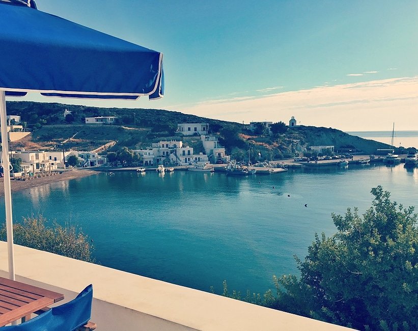 AriaHotelsGR's tweet photo. #PsathiBlue I watching #PsathiBlue III...We have the great pleasure to announce the addition of one more #traditional #holidayhome at #Kimolos's #port this #summer! Coming soon!
#Cyclades #VisitGreece #vacations #travel #traditional #authentic #greekhospitality #summeriscoming https://t.co/q34oW5VDtg