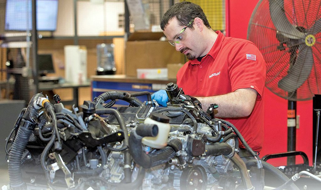 CornwallNissan's tweet photo. Nissan's repair ninjas help dealership techs solve tough problems #Nissan #FixedRightFirstTime https://t.co/3Ehkl6bzZ8 https://t.co/5cuCxTqbMV
