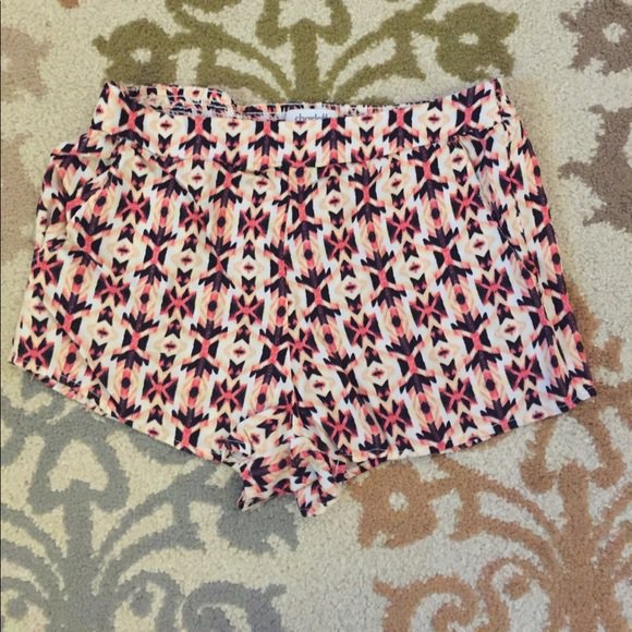 Ayumiscreamo's tweet photo. So good I had to share! Check out all the items I'm loving on @Poshmarkapp #poshmark #fashion #style #shopmycloset #charlotterusse #americaneagleoutfitters #bozzolo: https://t.co/QHRDFB5mul https://t.co/KW7gMHxDi5