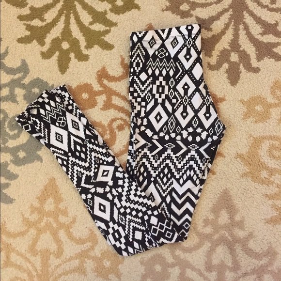 Ayumiscreamo's tweet photo. So good I had to share! Check out all the items I'm loving on @Poshmarkapp #poshmark #fashion #style #shopmycloset #charlotterusse #americaneagleoutfitters #bozzolo: https://t.co/QHRDFB5mul https://t.co/KW7gMHxDi5